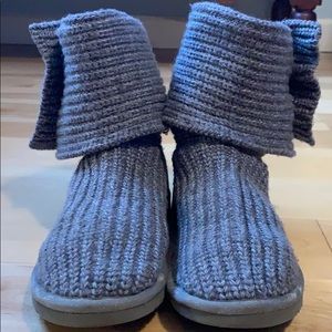 Short knit UGG boots